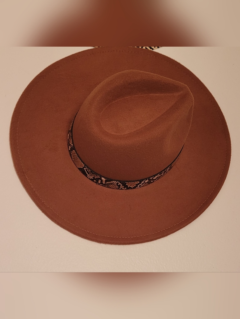 Wide Brim Felt Fedora Hat in Chestnut with Snake-Print Band